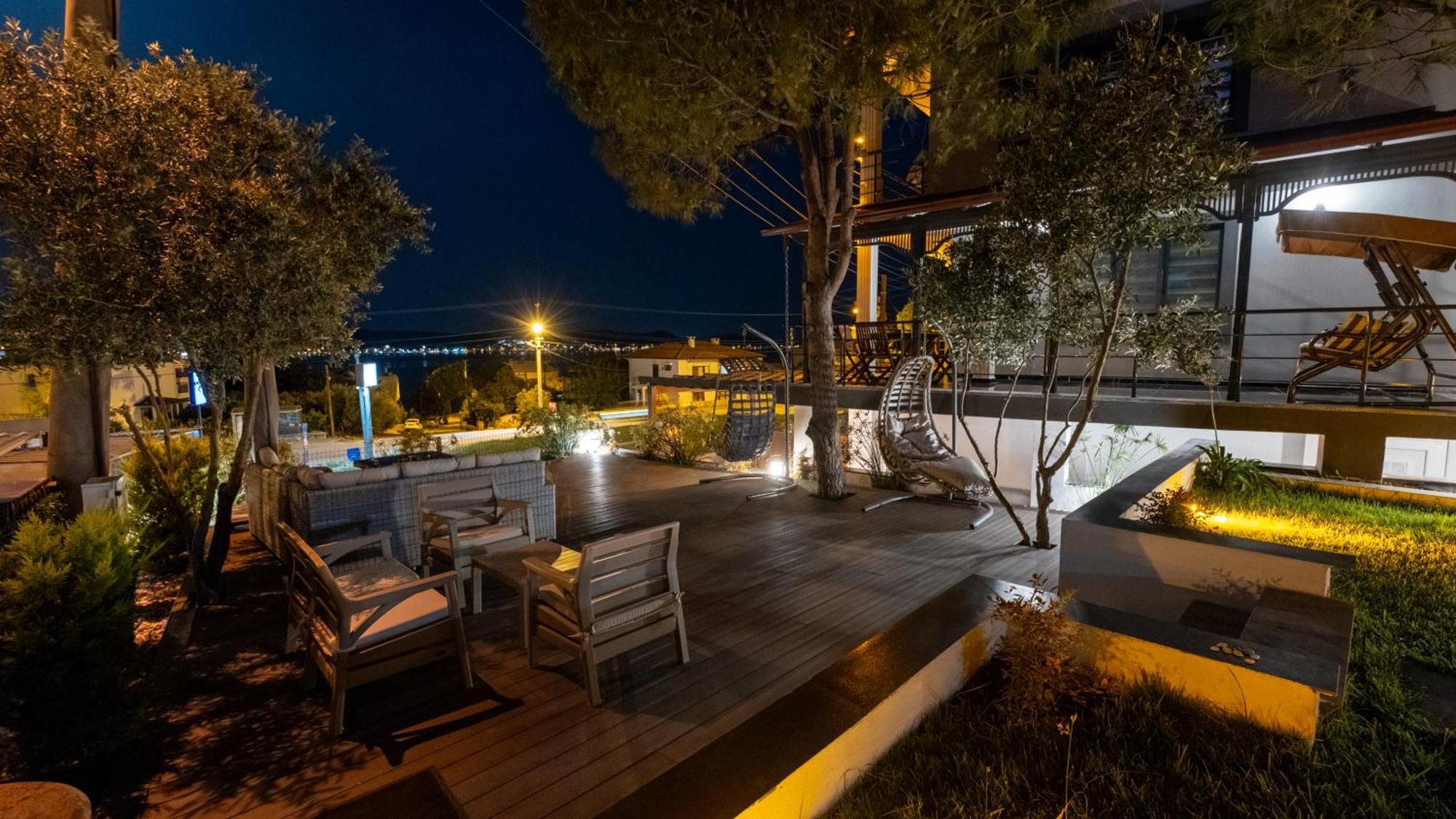 Select Cunda Guest House - Sea View Room With Private Veranda In Cunda Island Ayvalik Exterior photo