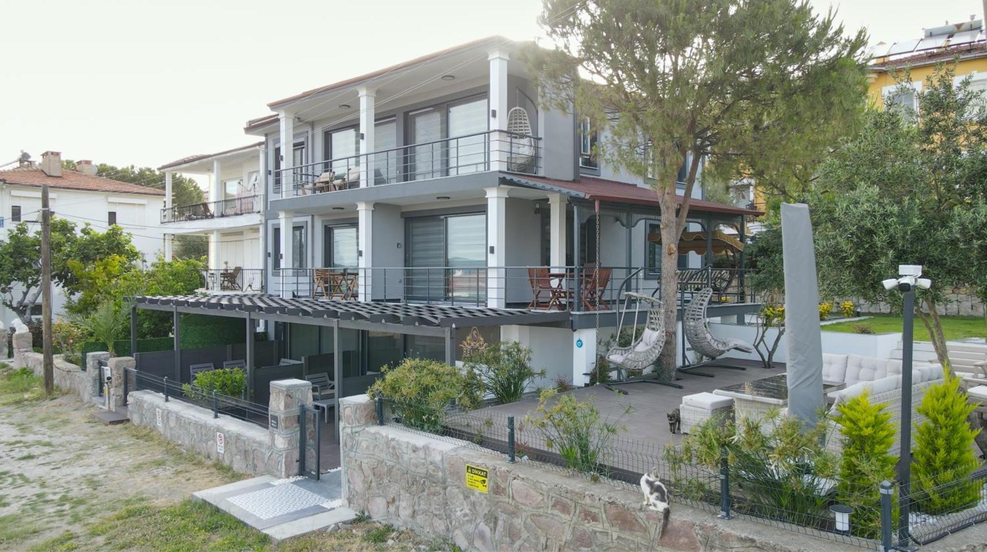 Select Cunda Guest House - Sea View Room With Private Veranda In Cunda Island Ayvalik Exterior photo